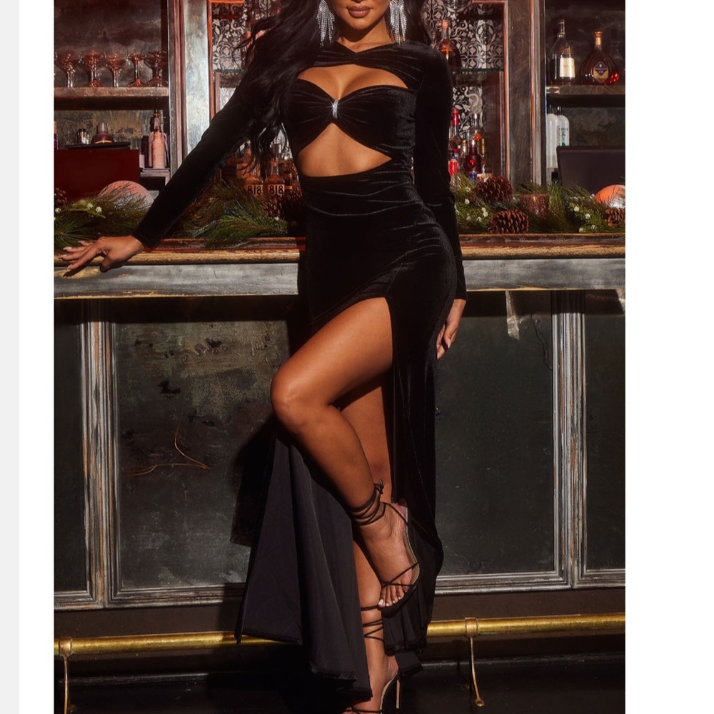 Black velvet dress brand new